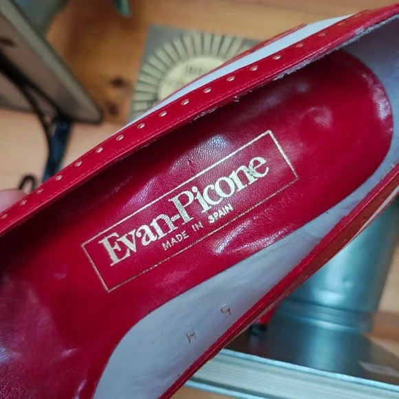 Evan Picone Vintage Leather Scalloped Spectator Pumps Red White Heels Chic Sz 5M - Picture 8 of 10